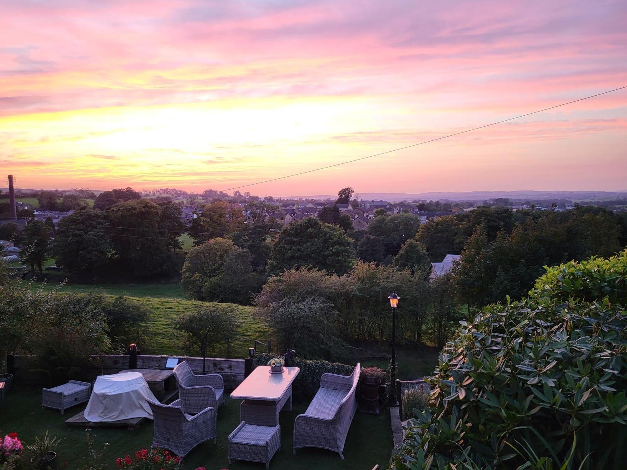 Alma Cliffe Guest House Barnoldswick Kültér fotó